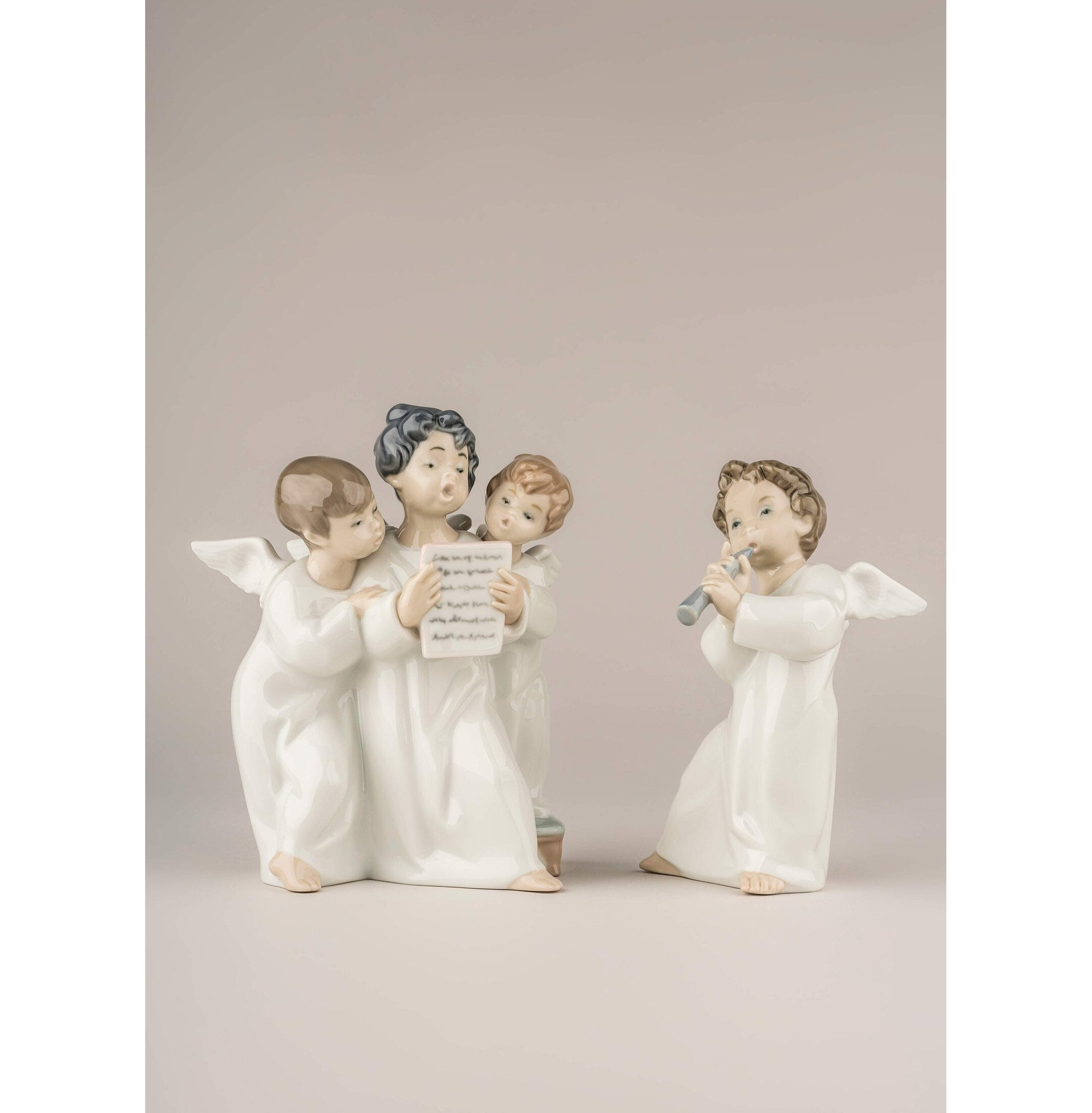 Figurka anioła z fletem Figurka anioła z fletem