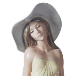 Czas na refleksję figurka kobiety Czas na refleksję figurka kobiety