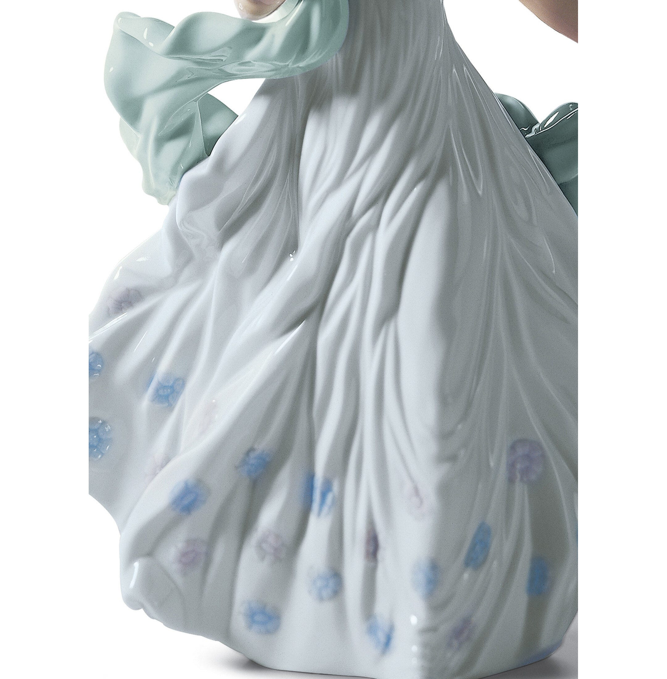 Letnia serenada figurka kobiety Letnia serenada figurka kobiety