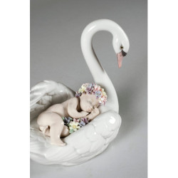 Dryfując przez figurkę łabędzia w Krainie Snów Dryfując przez figurkę łabędzia w Krainie Snów