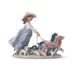 Puppy Parade Dziewczyna z figurką psów Puppy Parade Dziewczyna z figurką psów