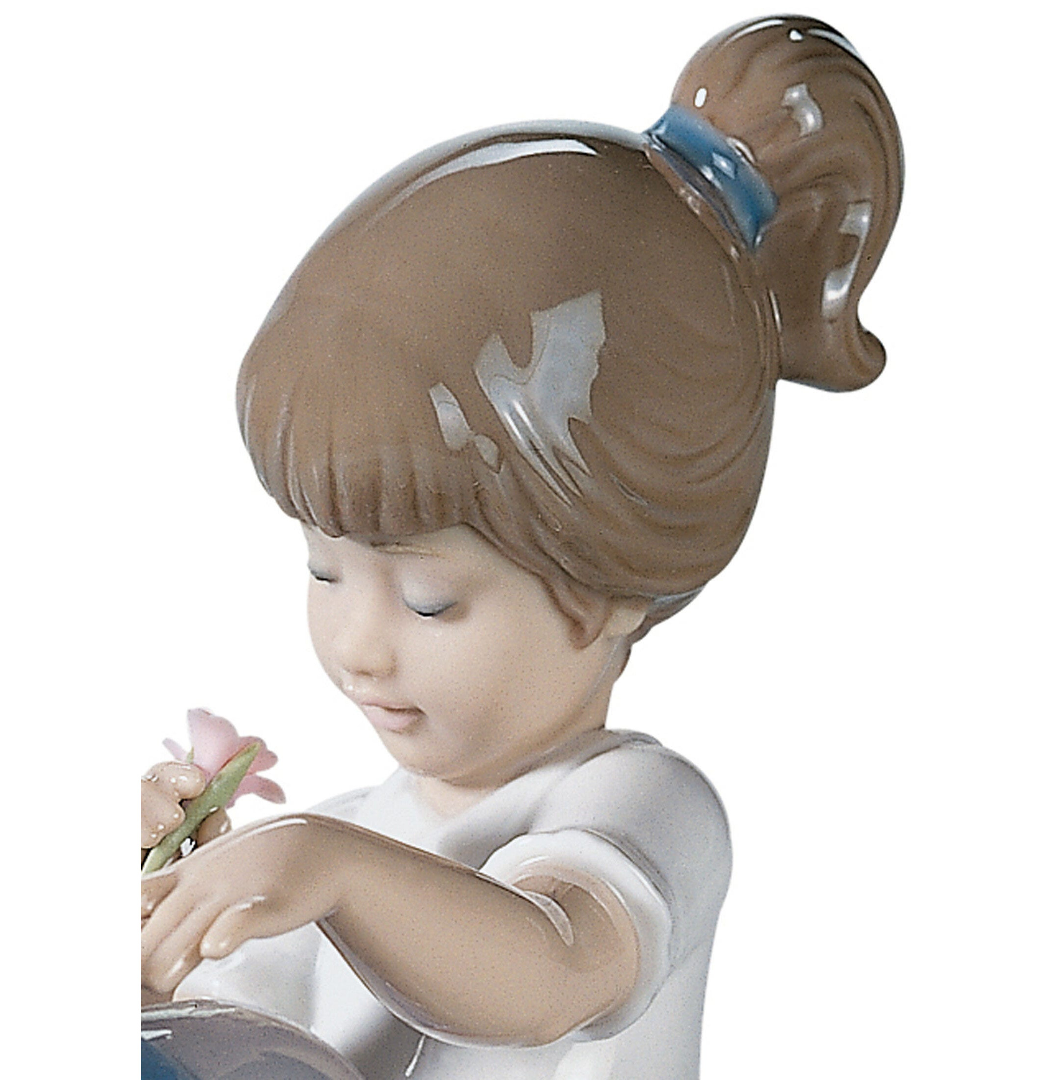 Elegancka figurka dziewczyny w dotyku Elegancka figurka dziewczyny w dotyku