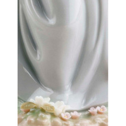 Figurka dziewczyny przyjaciela motyli Figurka dziewczyny przyjaciela motyli