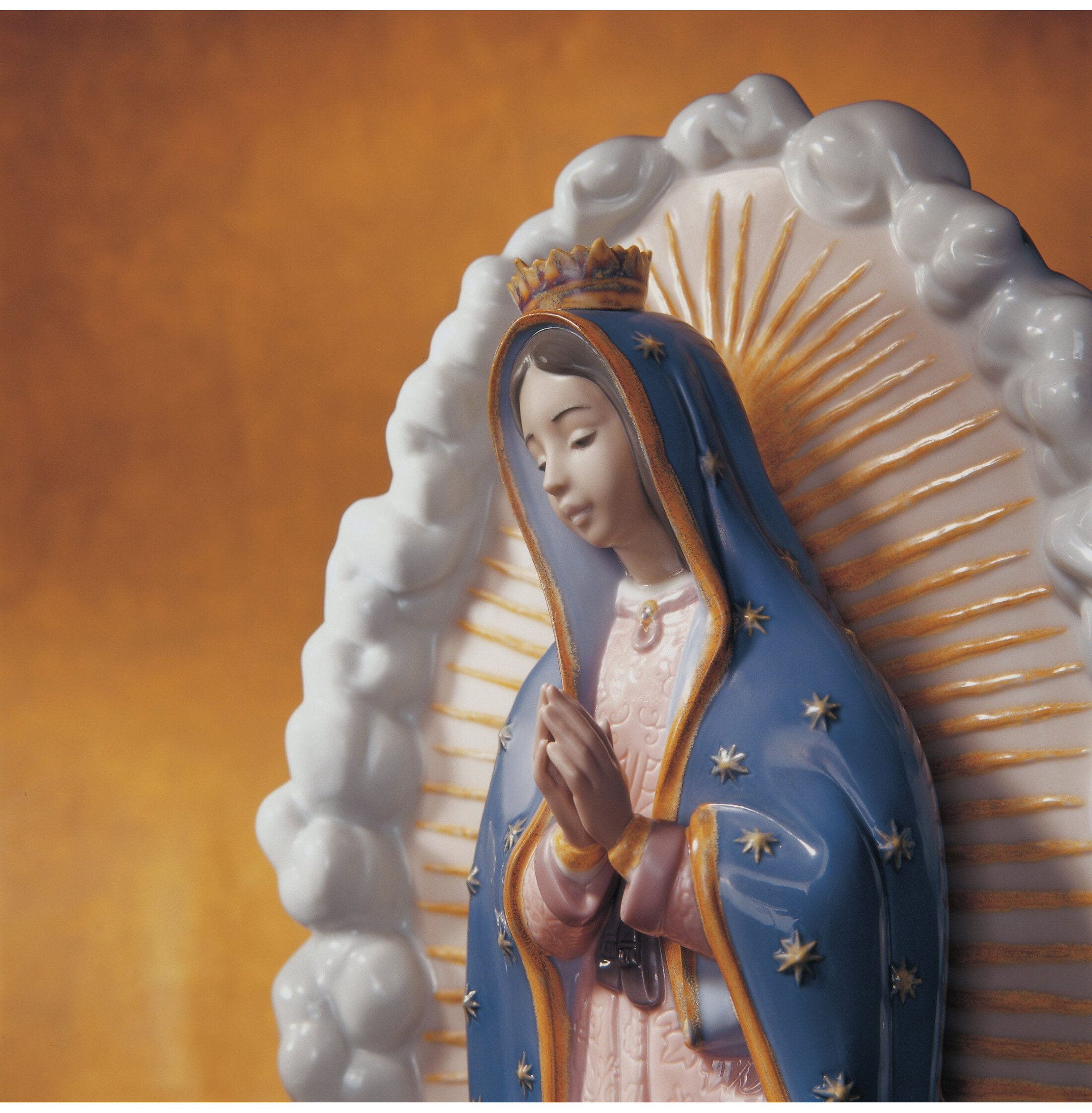Figurka Matki Bożej z Guadalupe Figurka Matki Bożej z Guadalupe