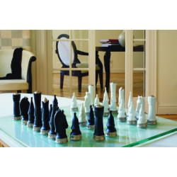 Zestaw szachowy. Srebrny połysk Zestaw szachowy. Srebrny połysk