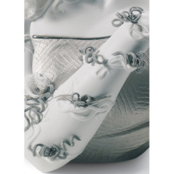 Figurka biustu mojej pięknej damy. Srebrny połysk Figurka biustu mojej pięknej damy. Srebrny połysk