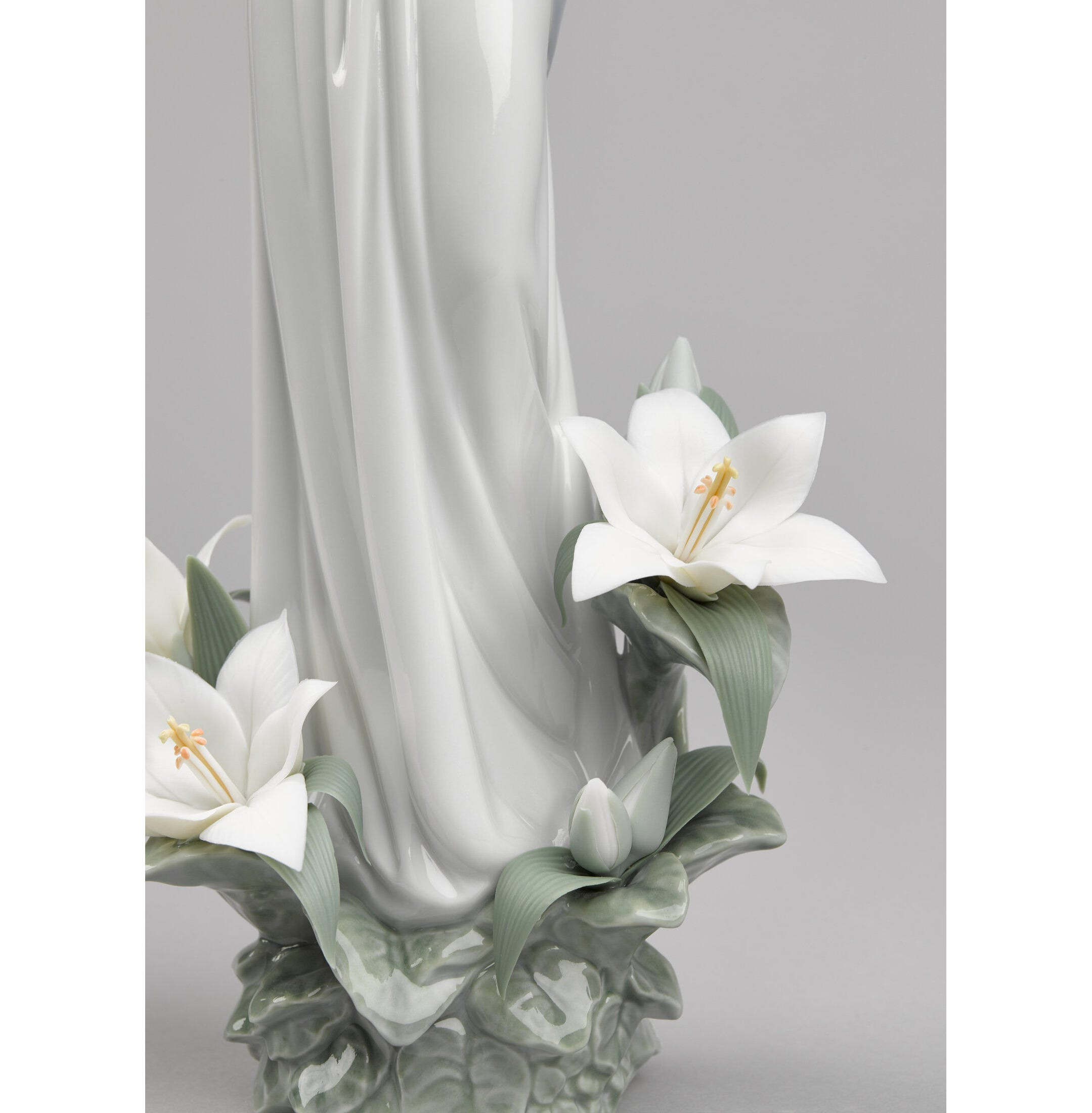 Figurka Madonny z Kwiatów Figurka Madonny z Kwiatów