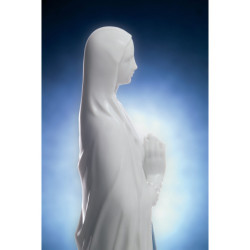 Figurka Matki Bożej z Lourdes Figurka Matki Bożej z Lourdes