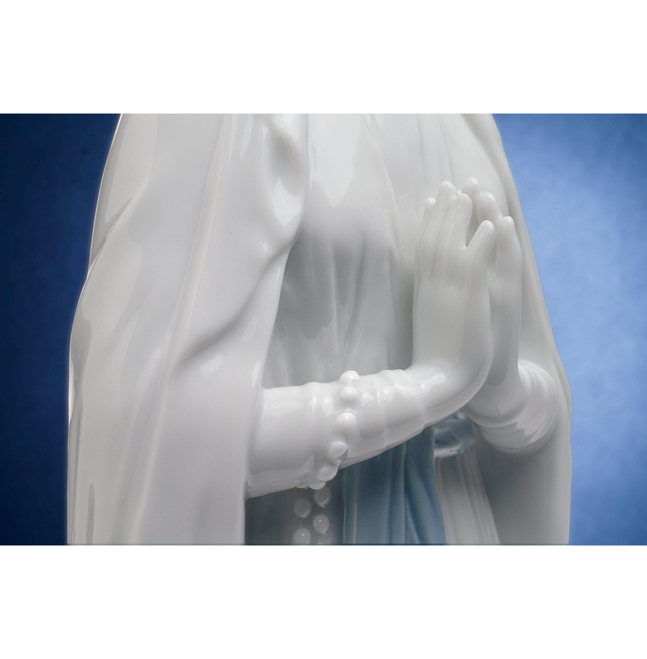 Figurka Matki Bożej z Lourdes Figurka Matki Bożej z Lourdes