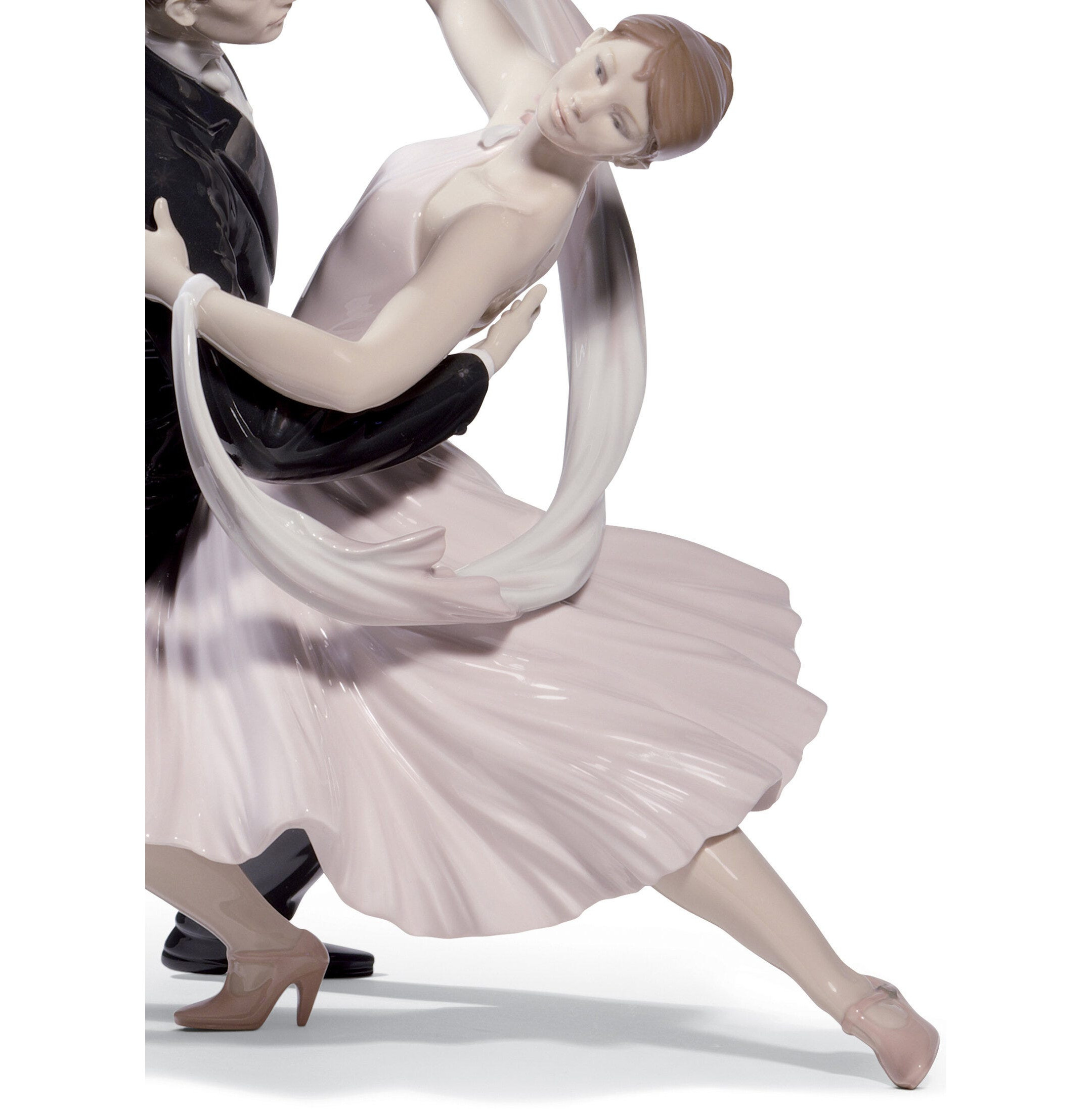 Elegancka figurka pary Foxtrot. Limitowana Elegancka figurka pary Foxtrot. Limitowana