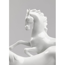 Figurka galopujących koni Figurka galopujących koni