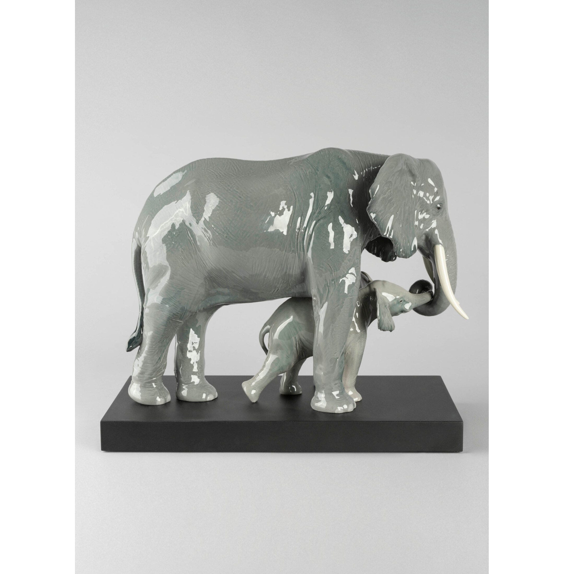 Wytyczanie drogi Rzeźba słoni Wytyczanie drogi Rzeźba słoni