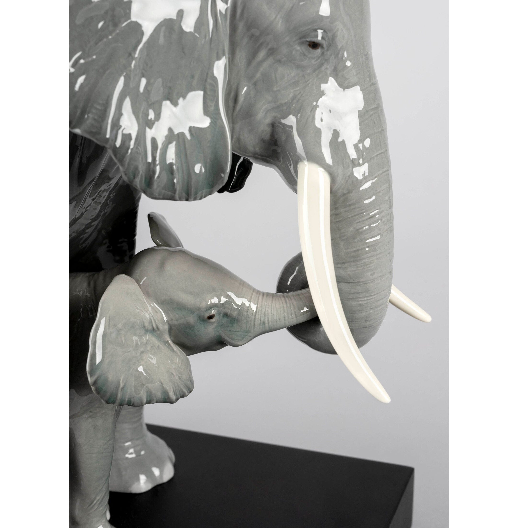 Wytyczanie drogi Rzeźba słoni Wytyczanie drogi Rzeźba słoni