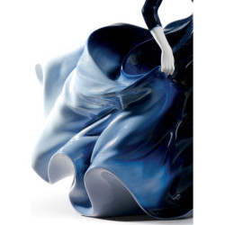 Noc zbliża się do figurki kobiet. Limitowana Noc zbliża się do figurki kobiet. Limitowana