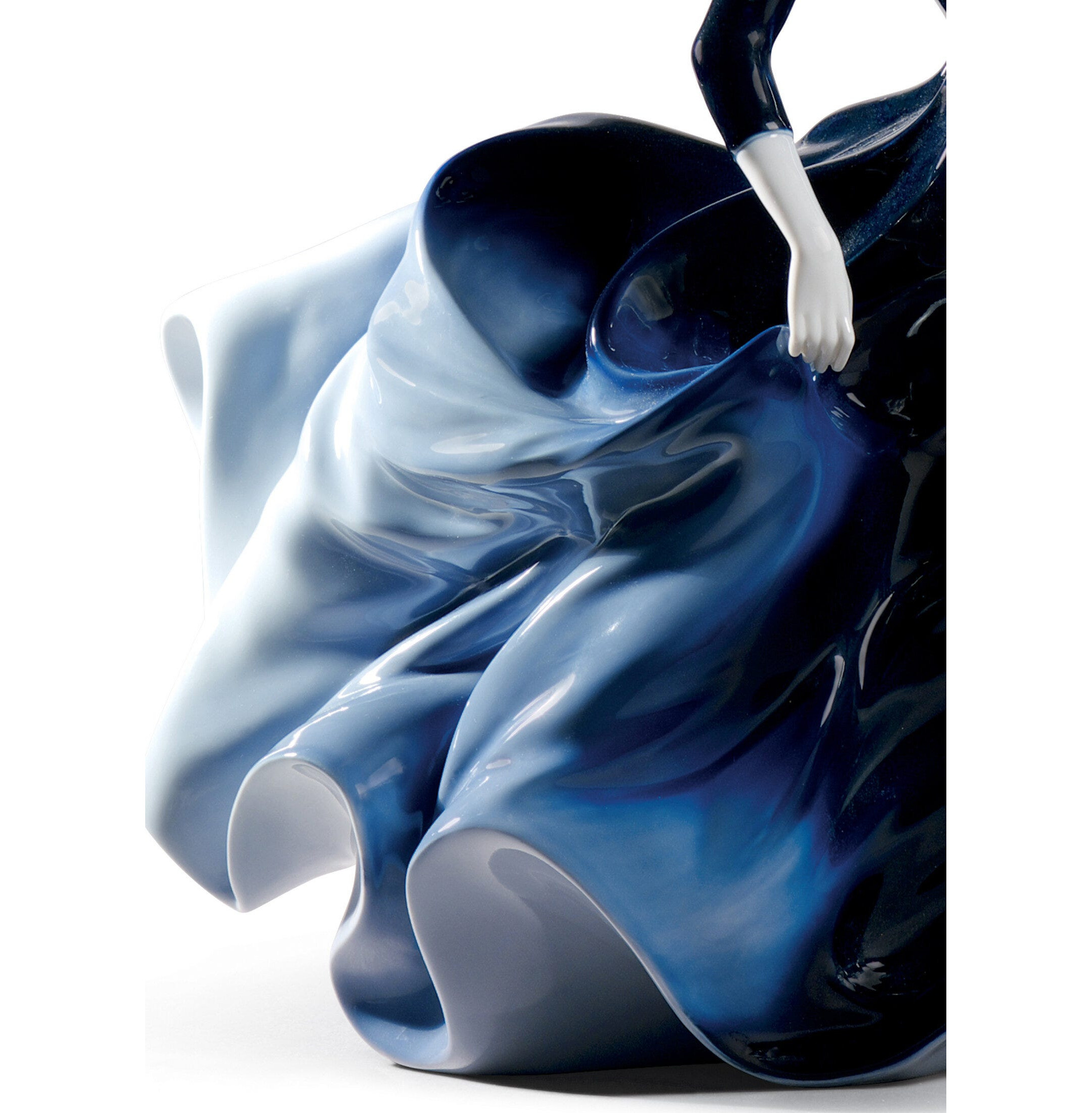 Noc zbliża się do figurki kobiet. Limitowana Noc zbliża się do figurki kobiet. Limitowana