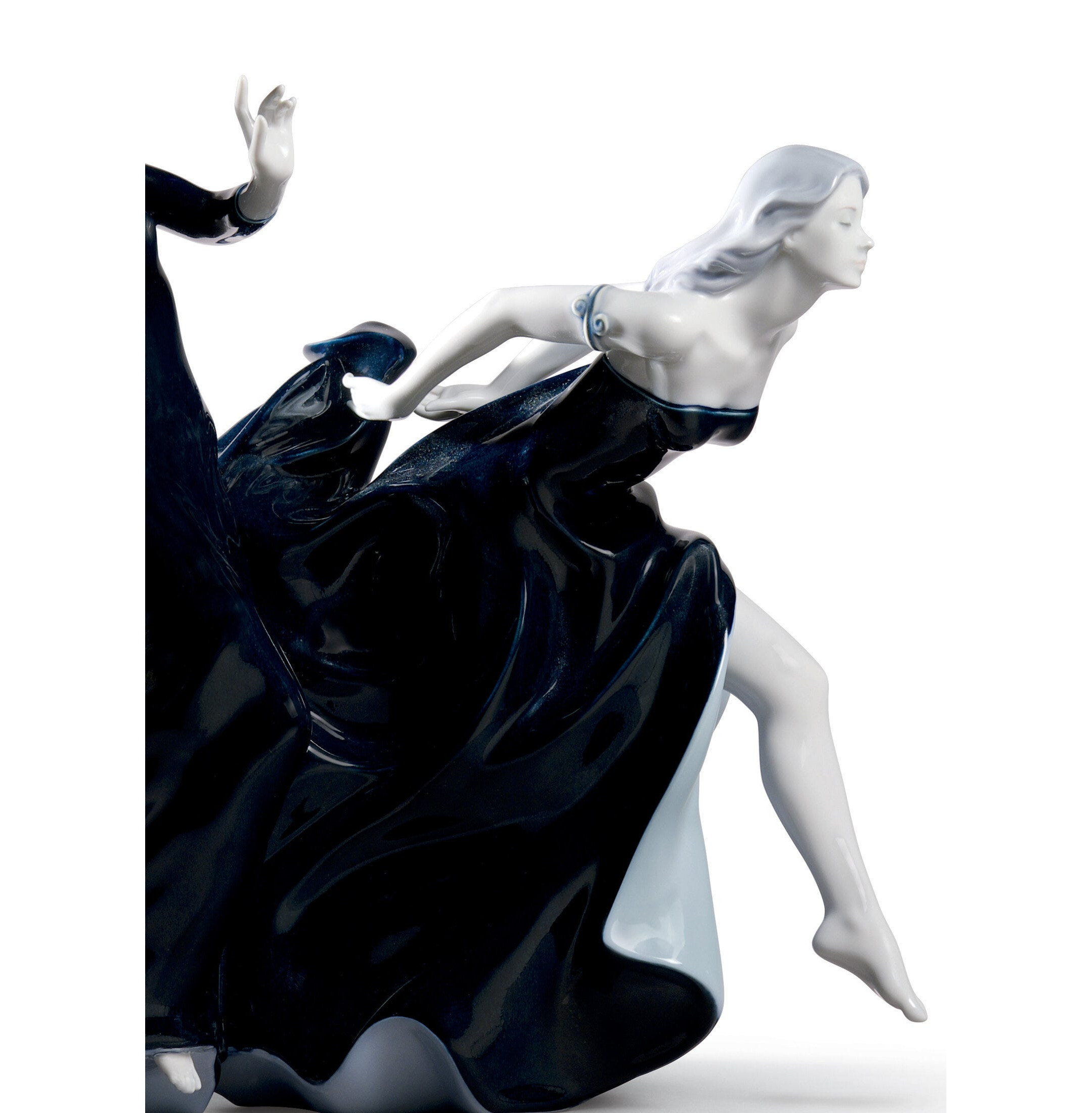 Noc zbliża się do figurki kobiet. Limitowana Noc zbliża się do figurki kobiet. Limitowana