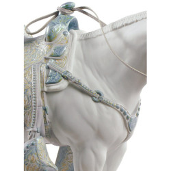 Rzeźba konia z białej ćwiartki Rzeźba konia z białej ćwiartki