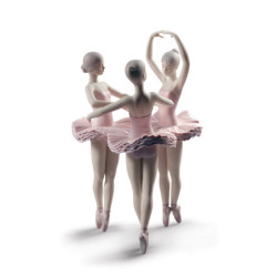 Nasza figurka tancerzy w pozie baletowej Nasza figurka tancerzy w pozie baletowej