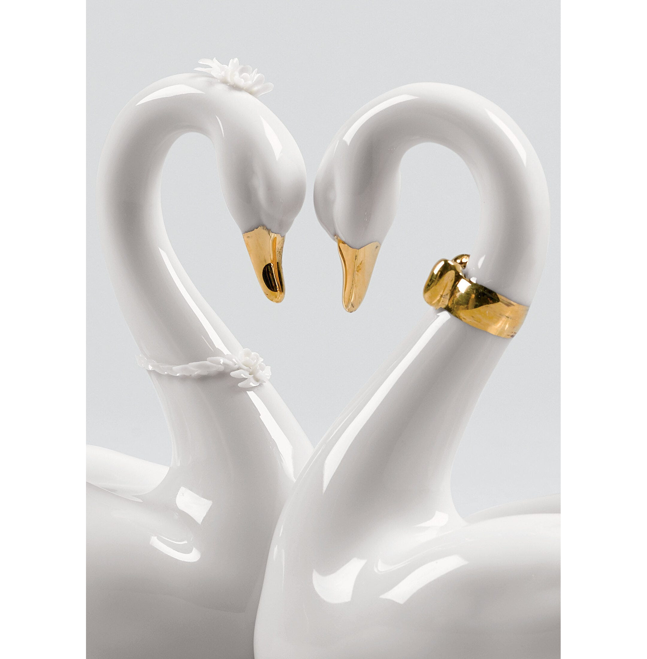 Figurka Niekończące się Łabędzie Miłości. Złoty połysk Figurka Niekończące się Łabędzie Miłości. Złoty połysk