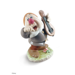 Kichająca figurka karła Królewny Śnieżki Kichająca figurka karła Królewny Śnieżki