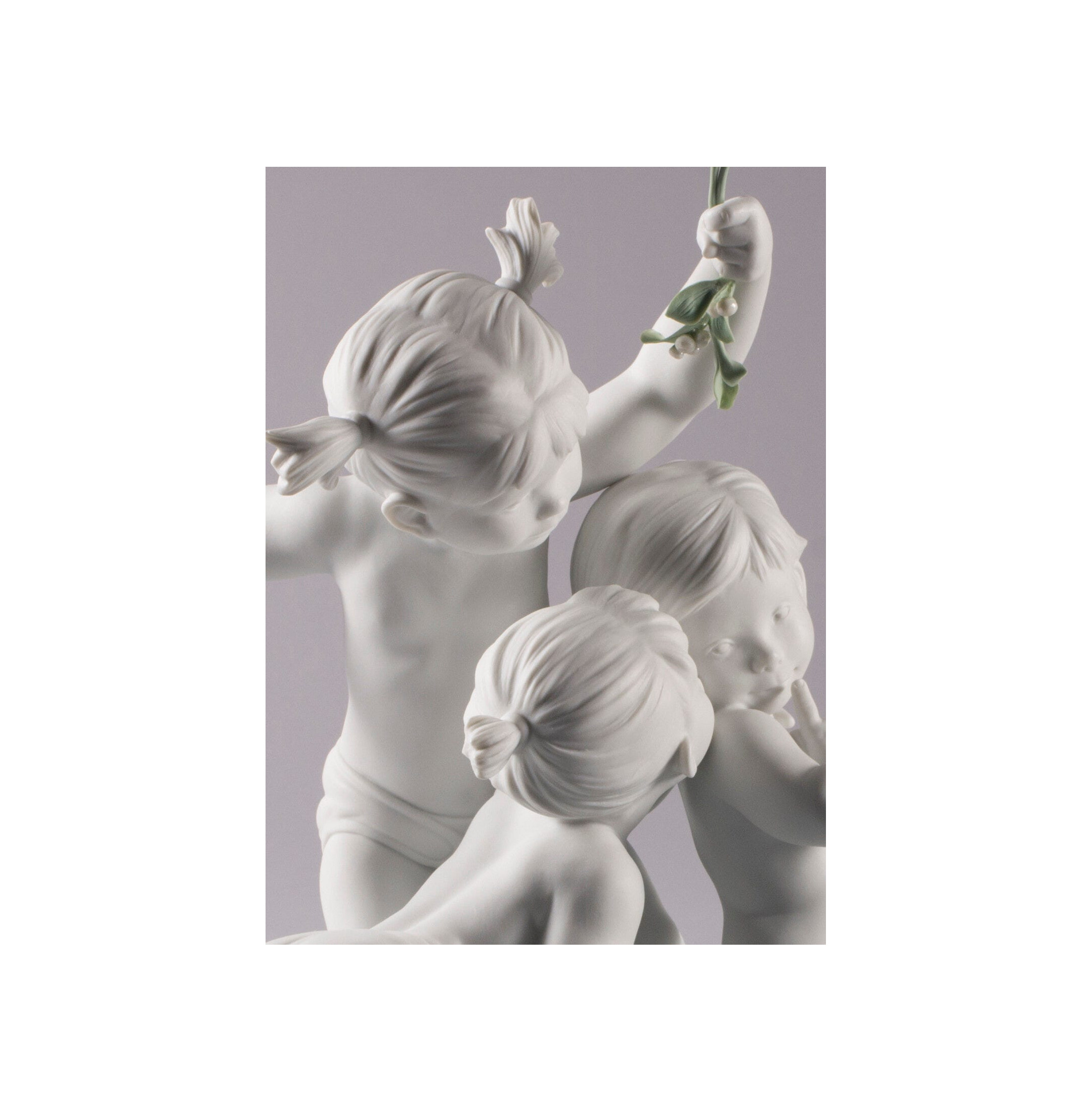 Pocałunek pod jemiołą Figurka dzieci Pocałunek pod jemiołą Figurka dzieci