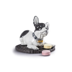 Buldog francuski z figurką psa z makaronikami Buldog francuski z figurką psa z makaronikami