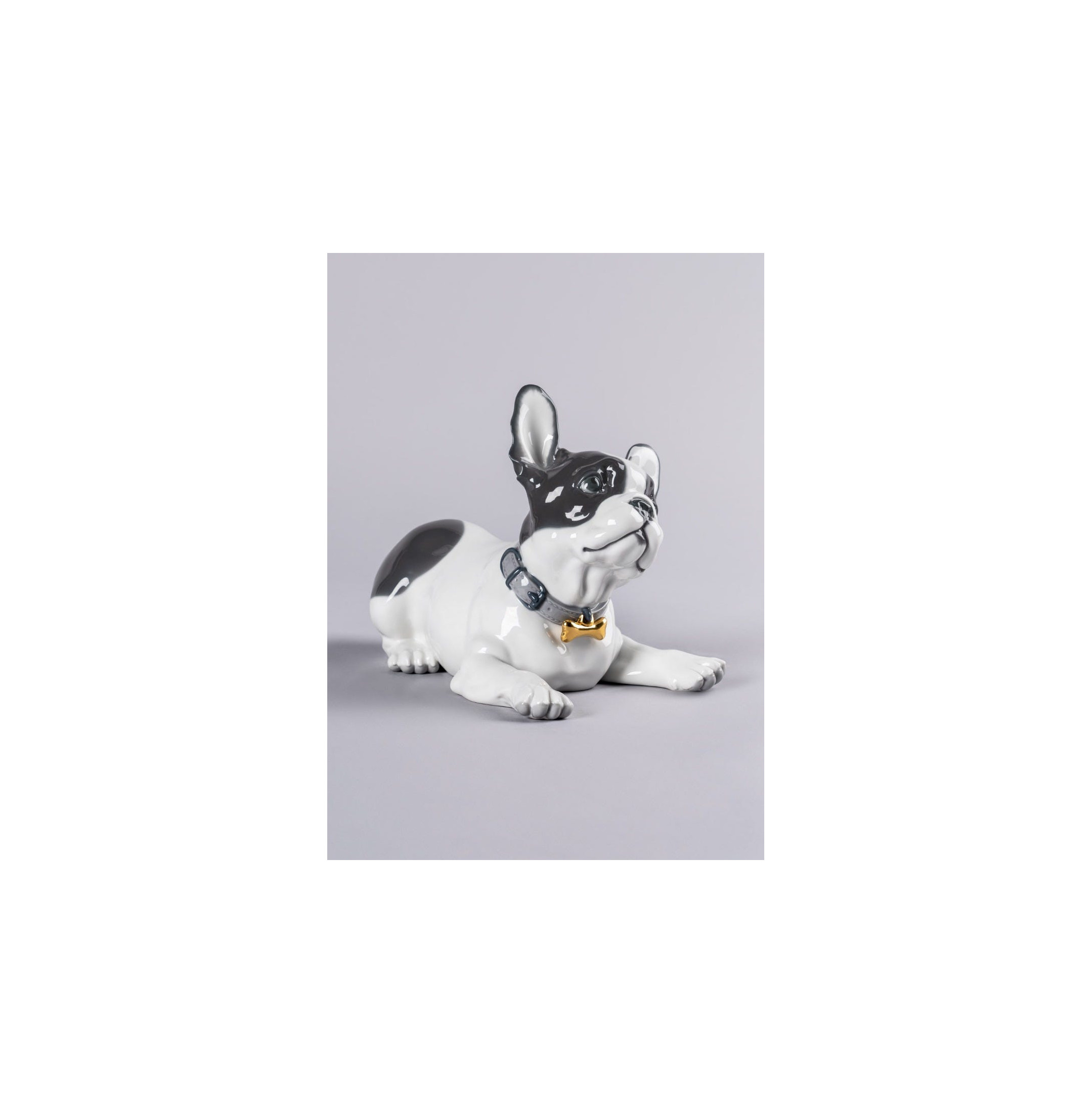 Buldog francuski z figurką psa z makaronikami Buldog francuski z figurką psa z makaronikami