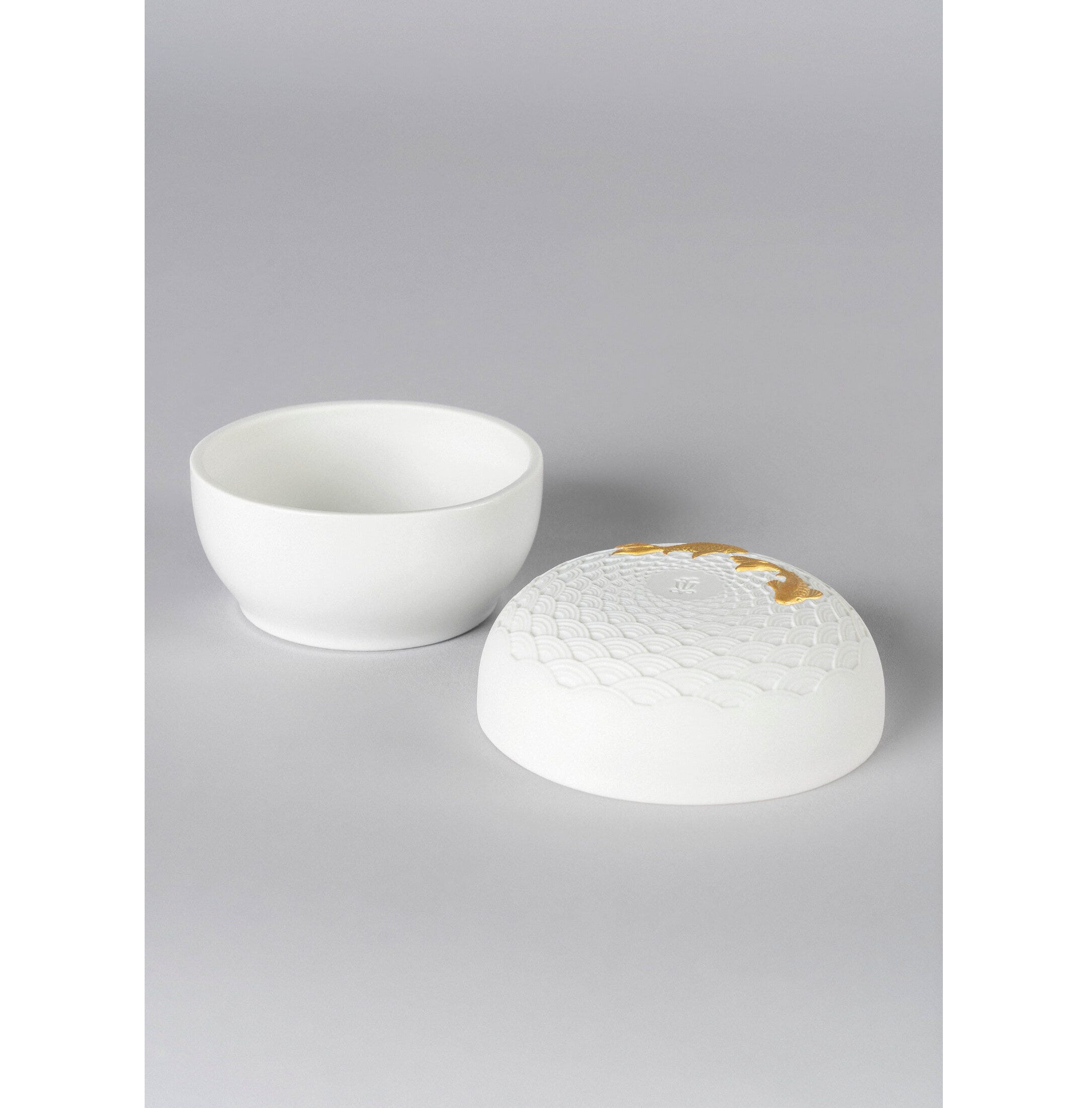 Pudełko Koi. Złoty połysk Pudełko Koi. Złoty połysk