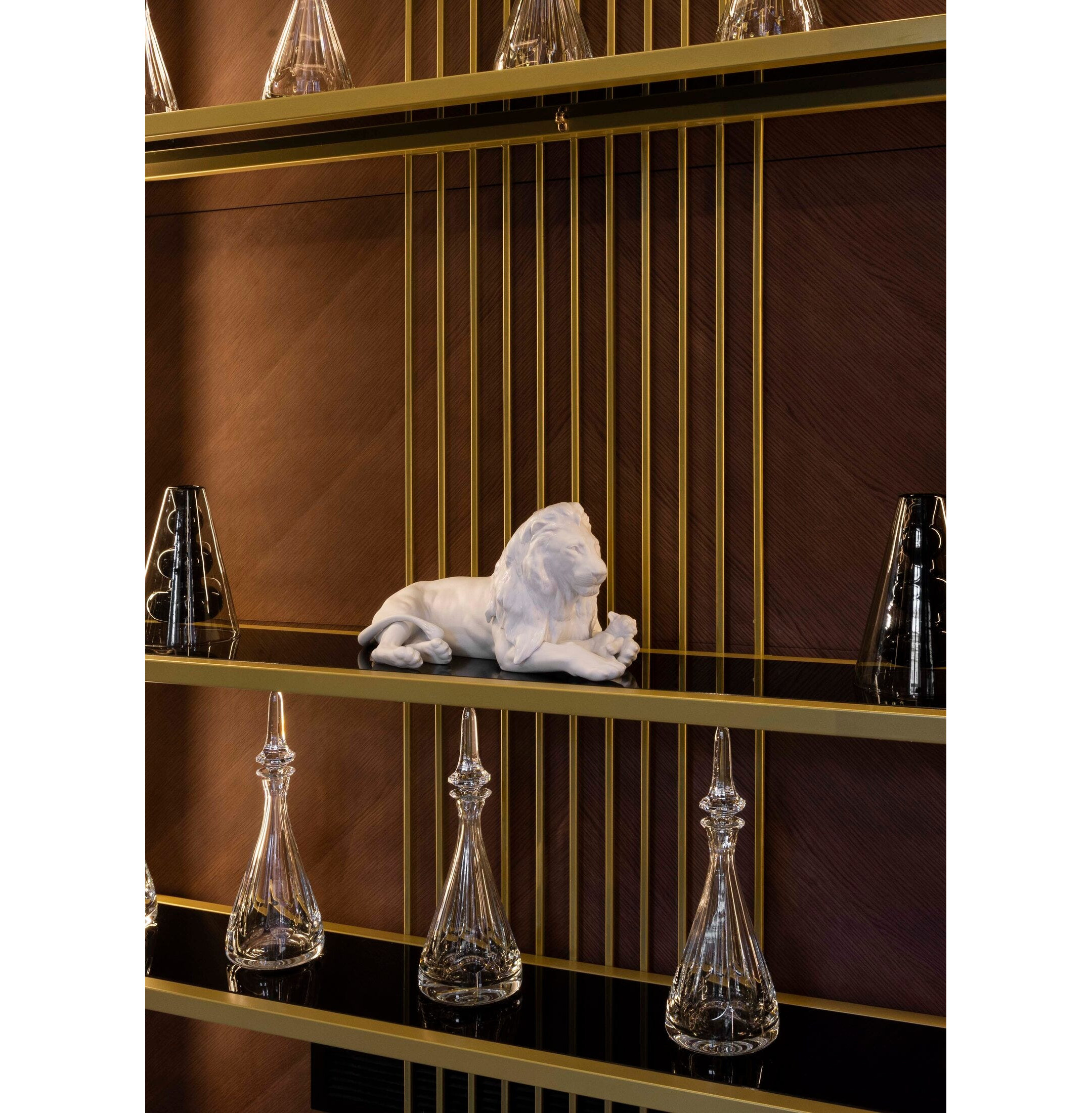 Figurka lwa z cubem Figurka lwa z cubem