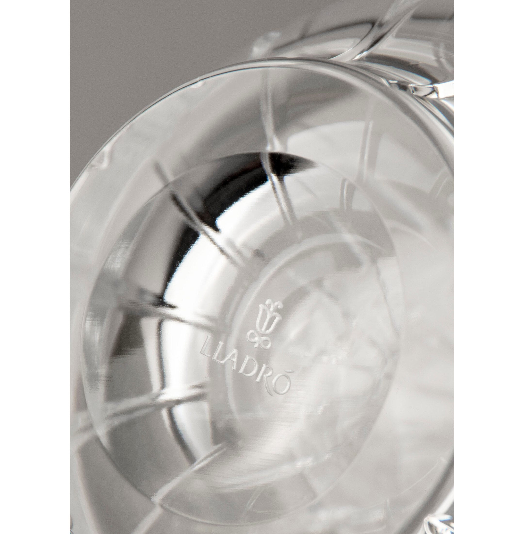 Tukan 2 wysokie kryształowe kieliszki + zestaw 2 mieszadeł. Złoty połysk Tukan 2 wysokie kryształowe kieliszki + zestaw 2 mieszadeł. Złoty połysk