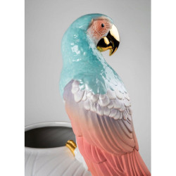 Wazon z arą dla ptaków. Czerwony Wazon z arą dla ptaków. Czerwony