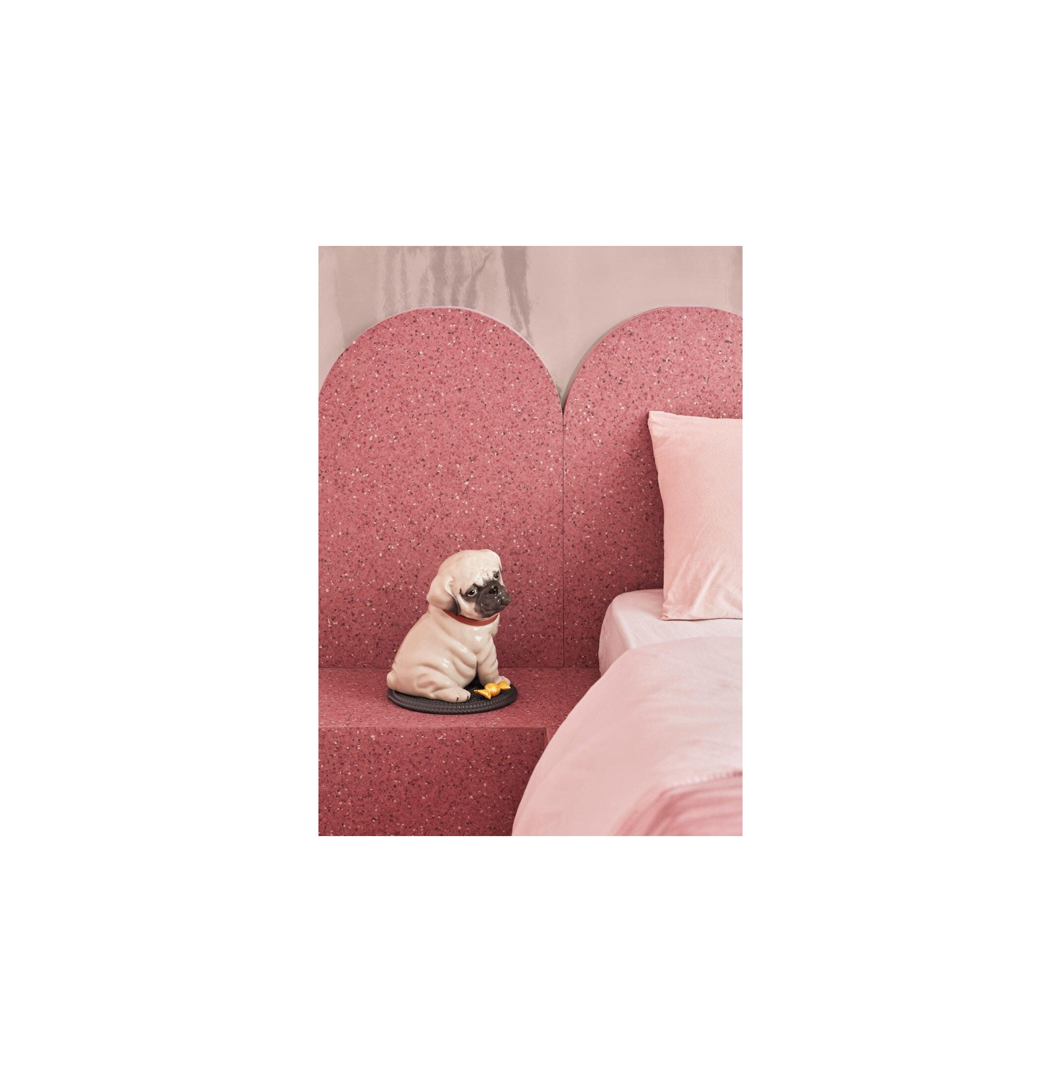 Rzeźba mopsa szczeniaka Rzeźba mopsa szczeniaka