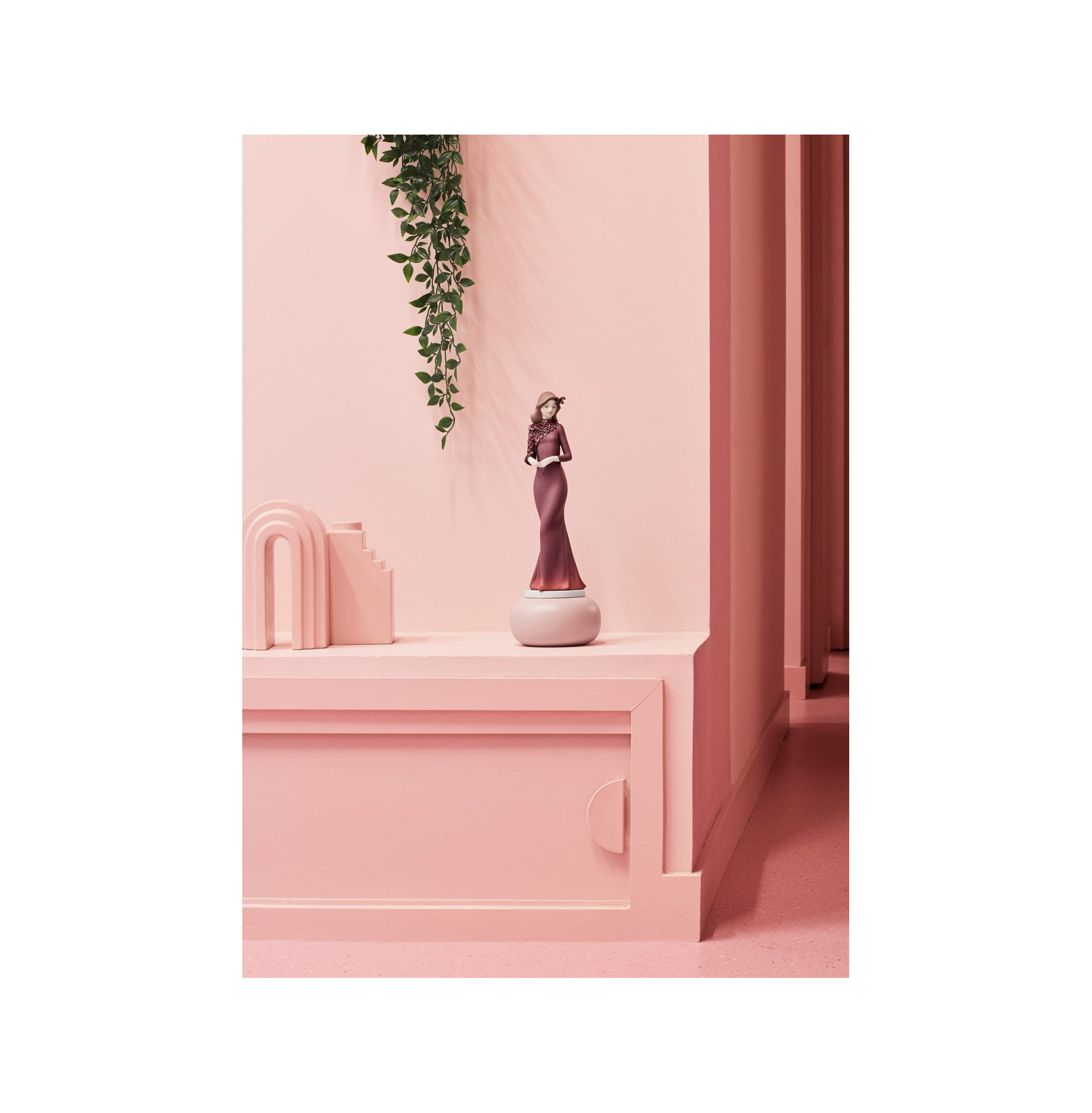 Haute Allure Ponadczasowy styl Rzeźba. Limitowana Haute Allure Ponadczasowy styl Rzeźba. Limitowana