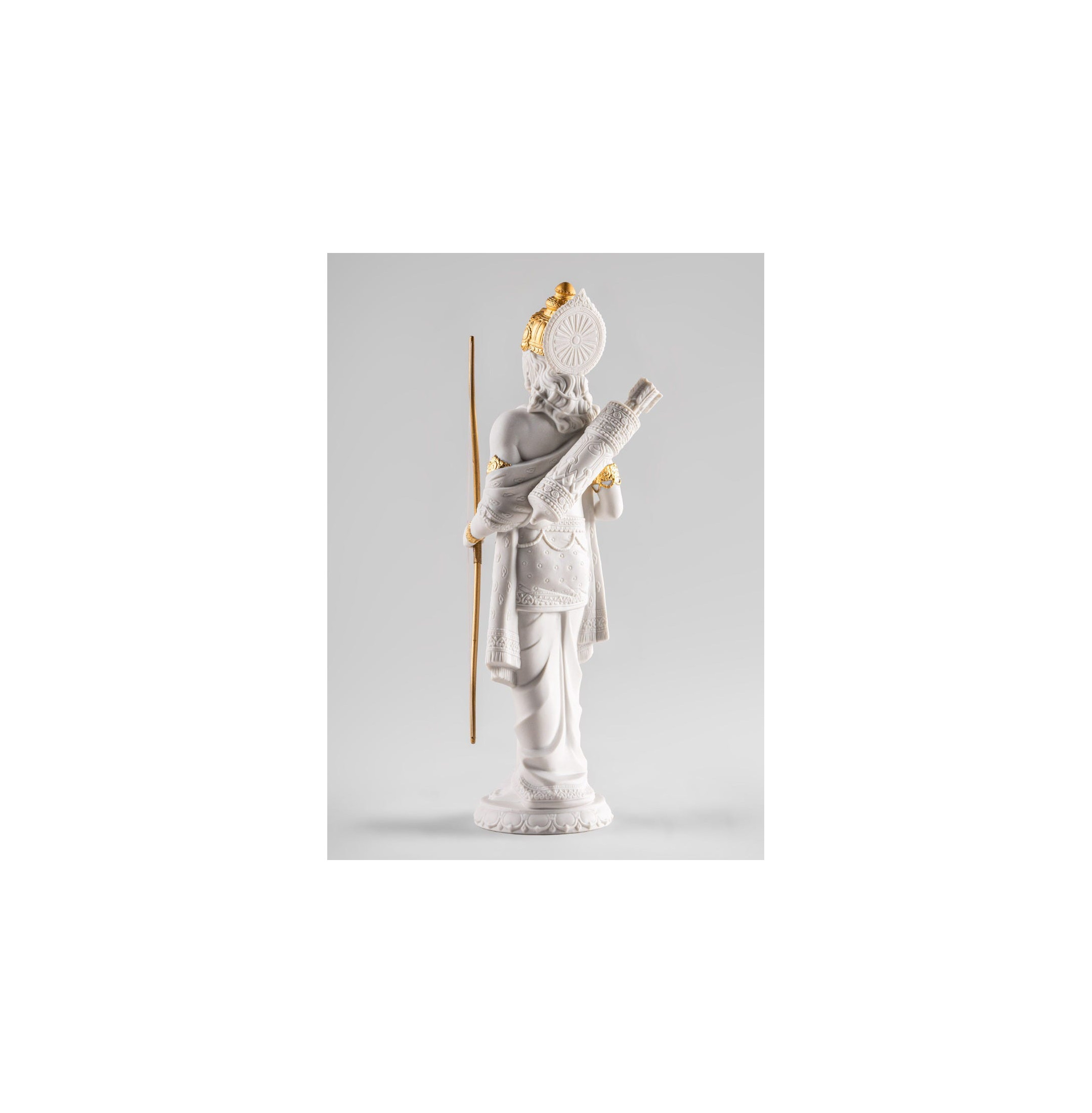 Rzeźba Ramy. Złoty połysk Rzeźba Ramy. Złoty połysk