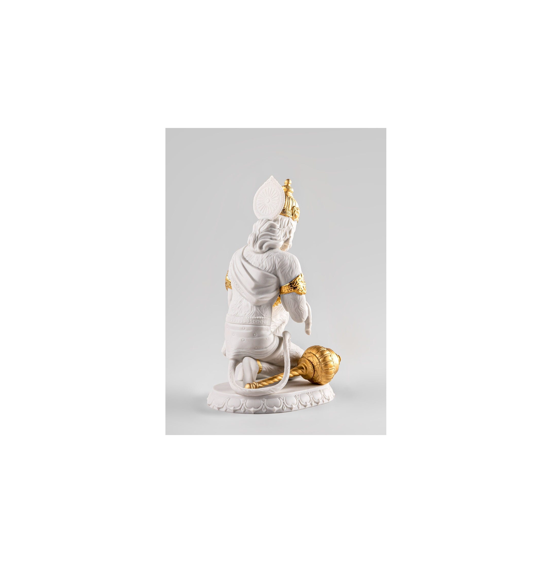 Rzeźba Hanumana. Złoty połysk Rzeźba Hanumana. Złoty połysk