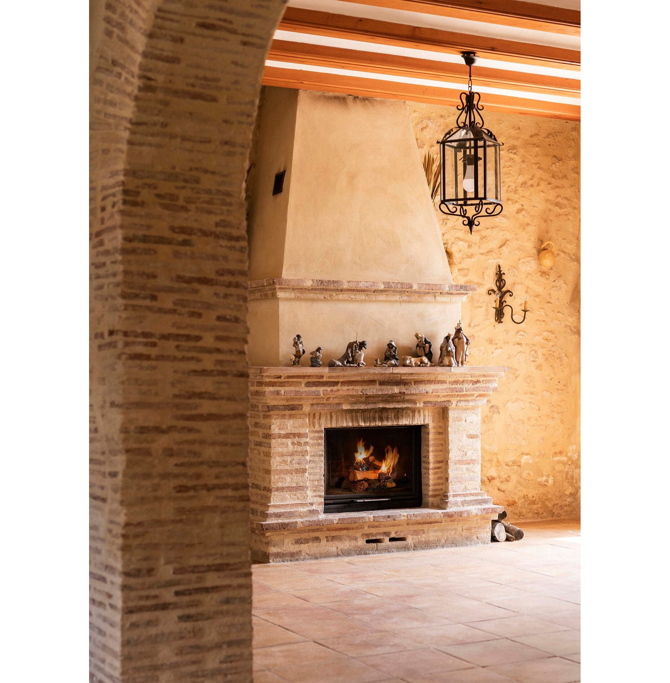 Figurka Maryi Narodzenia Pańskiego. Gres Figurka Maryi Narodzenia Pańskiego. Gres