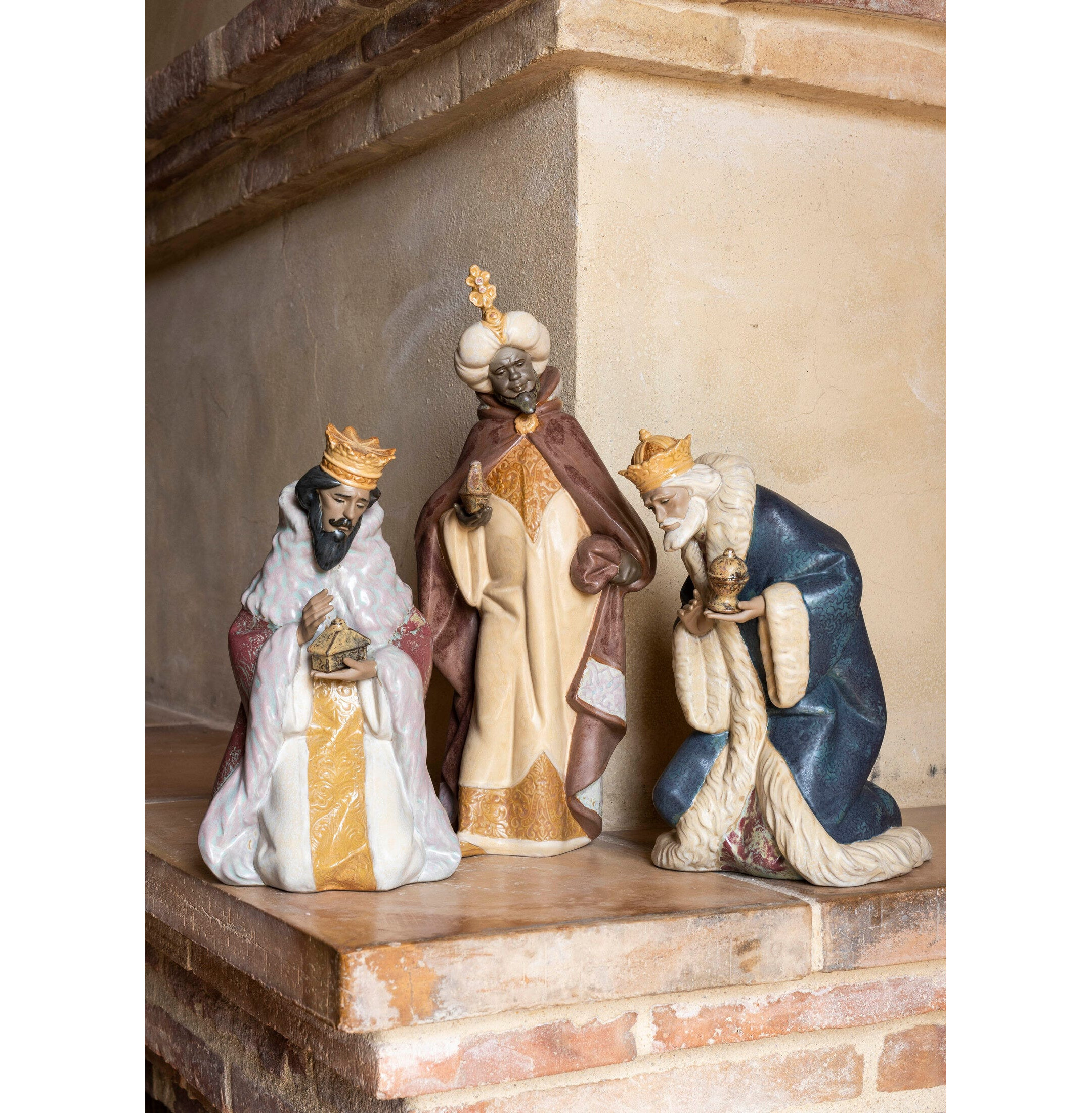 Figurka do Narodzenia Melchiora. Gres Figurka do Narodzenia Melchiora. Gres