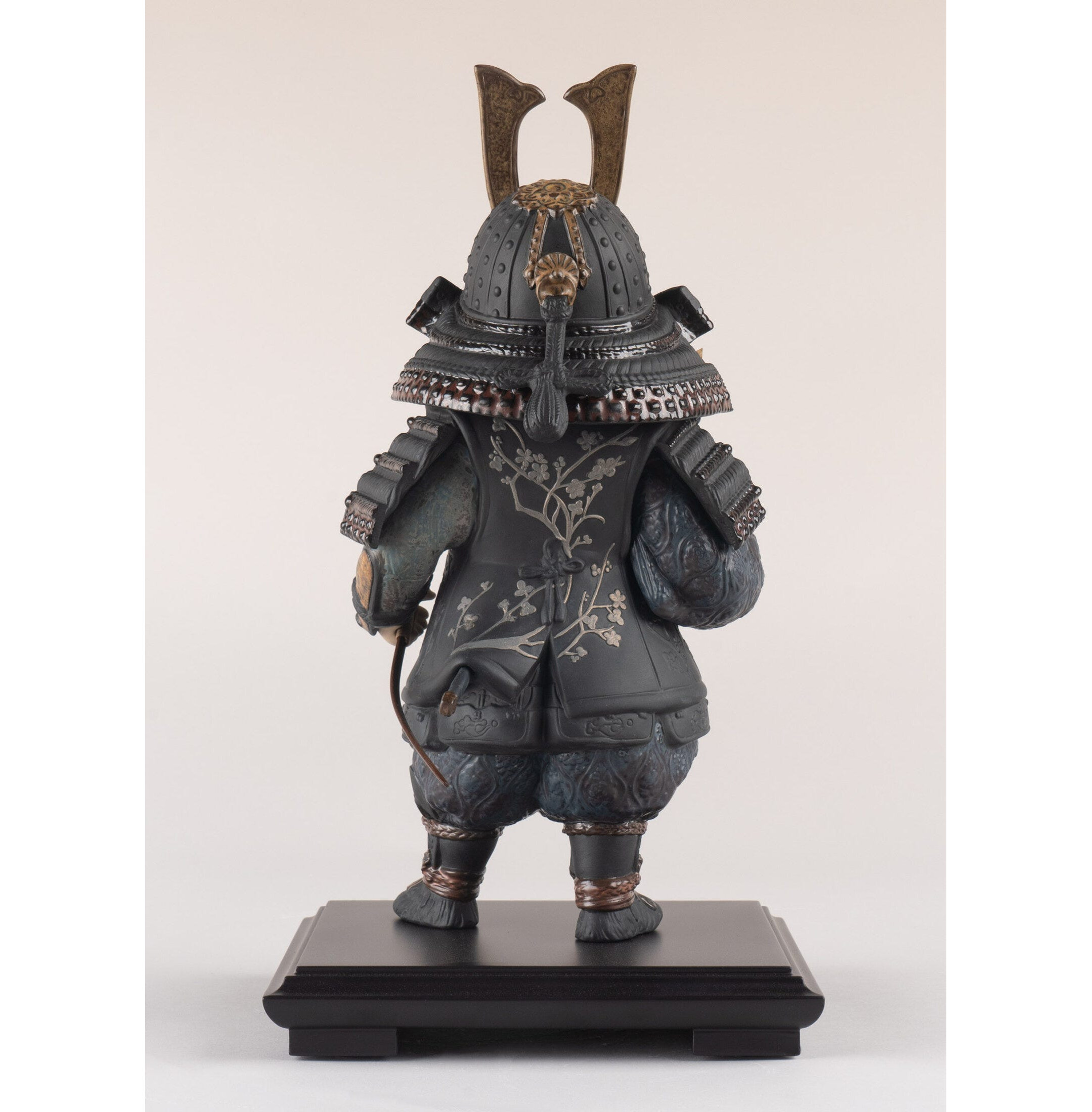 Figurka chłopca wojownika. Brązowy Figurka chłopca wojownika. Brązowy