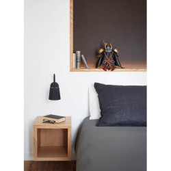 Pomarańczowa figurka hełmu samuraja Pomarańczowa figurka hełmu samuraja