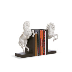 Figurka konia na piruecie Figurka konia na piruecie