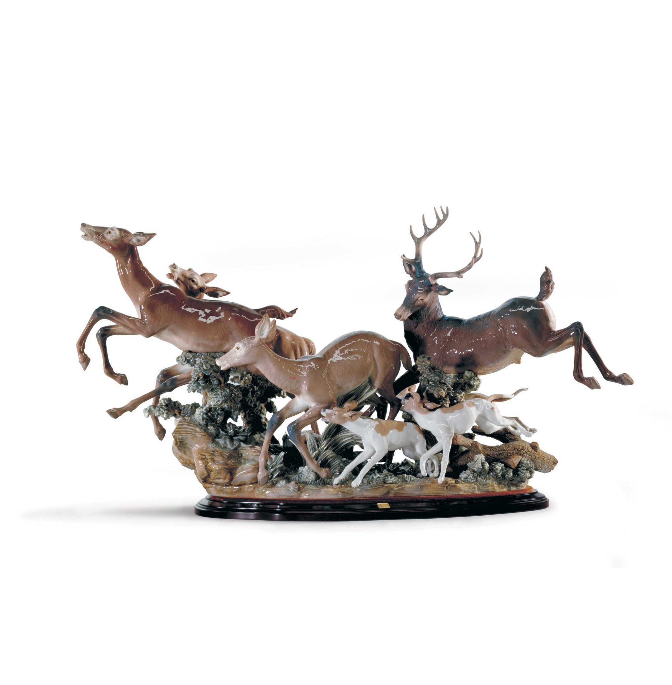 Zajmował się rzeźbą jelenia. Limitowana Zajmował się rzeźbą jelenia. Limitowana