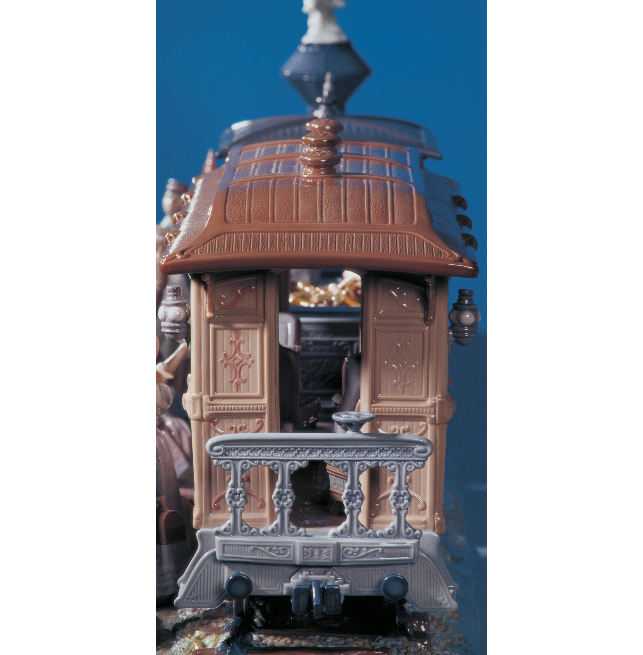 Rzeźba wielkiego pociągu przygodowego. Limitowana Rzeźba wielkiego pociągu przygodowego. Limitowana