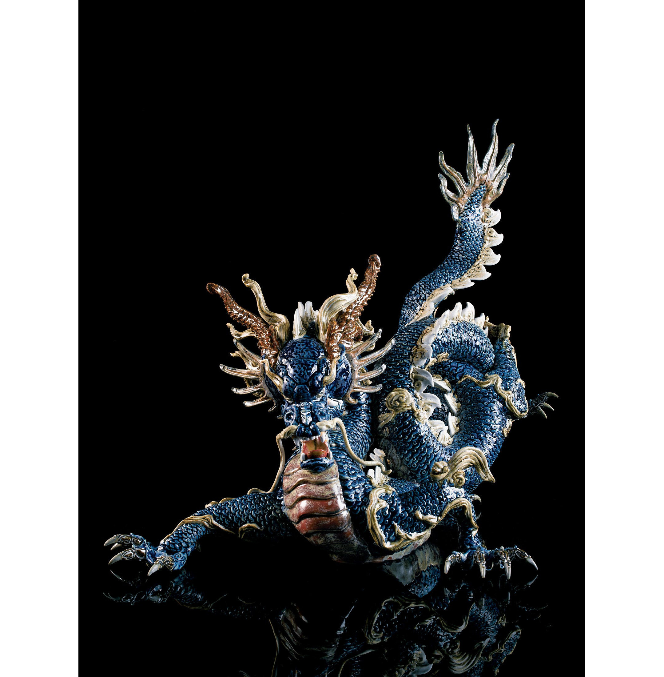 Wielka rzeźba smoka. Niebieska emalia. Limitowana Wielka rzeźba smoka. Niebieska emalia. Limitowana