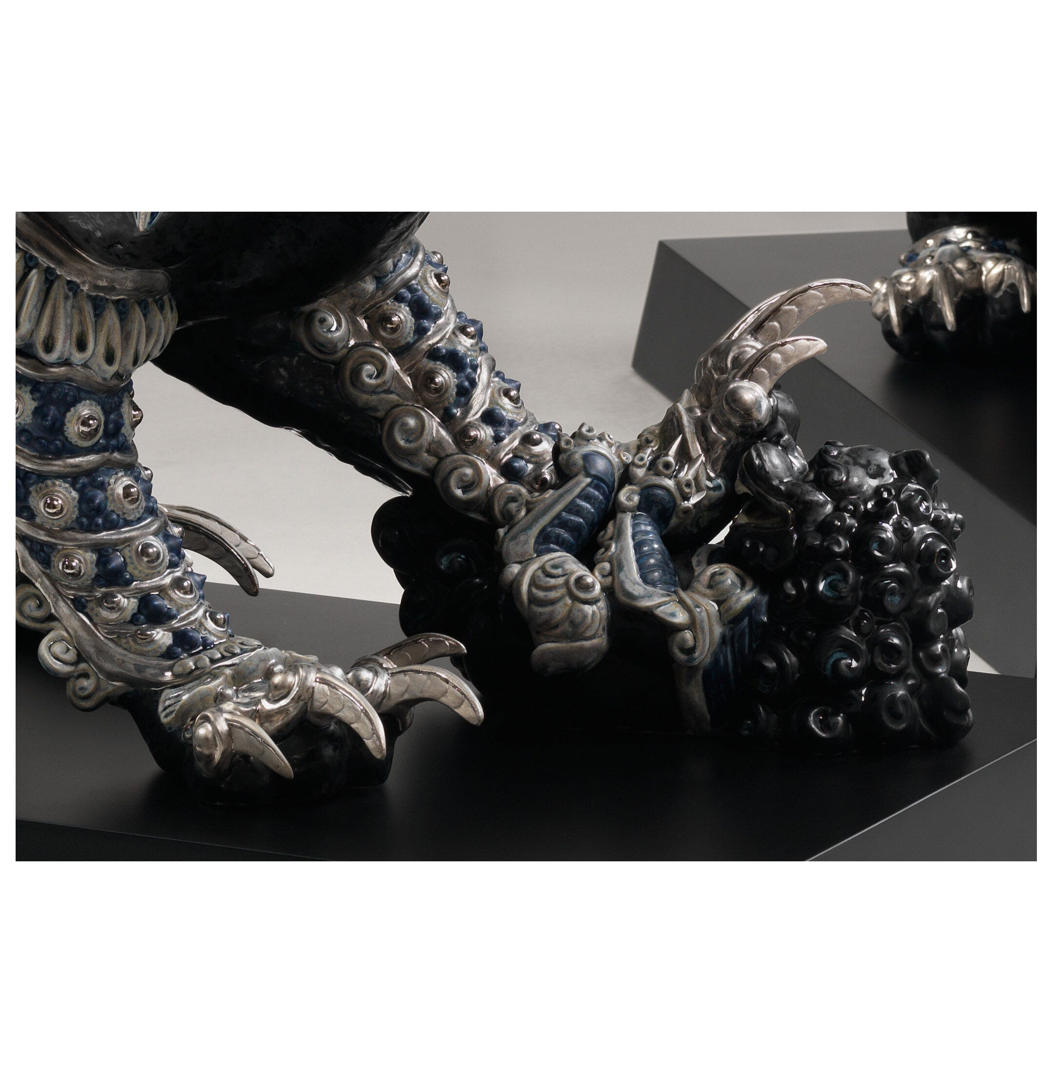 Rzeźba Strażniczki Lwicy. Czarny. Limitowana Rzeźba Strażniczki Lwicy. Czarny. Limitowana