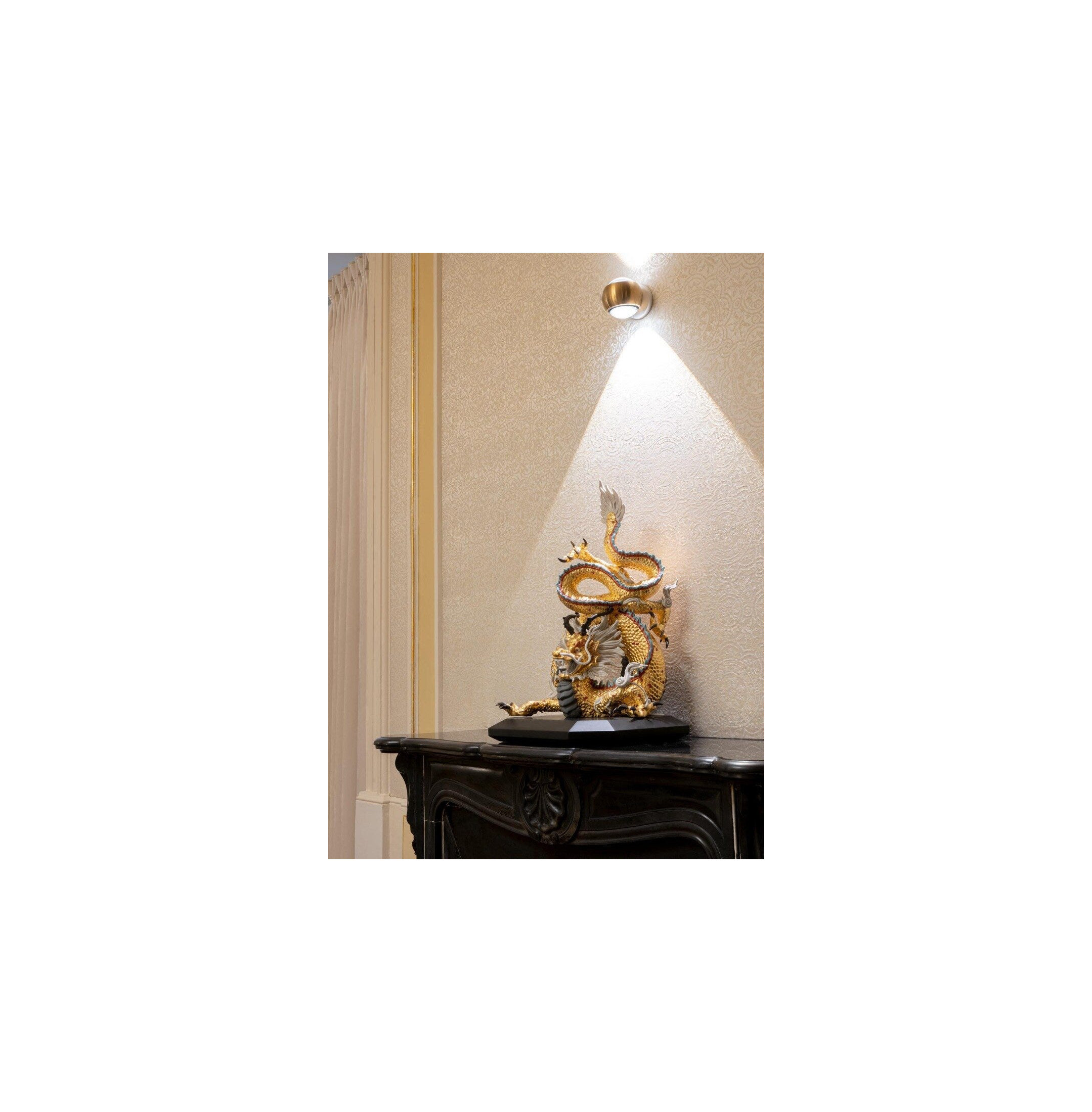 Ochronna rzeźba smoka. Złoto. Edycja specjalna. Limitowana Ochronna rzeźba smoka. Złoto. Edycja specjalna. Limitowana