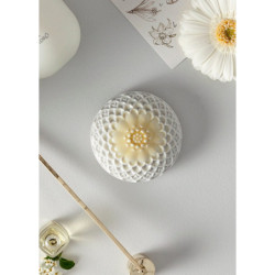 Świeca Echa Natury. Zapach tropikalnych kwiatów Świeca Echa Natury. Zapach tropikalnych kwiatów