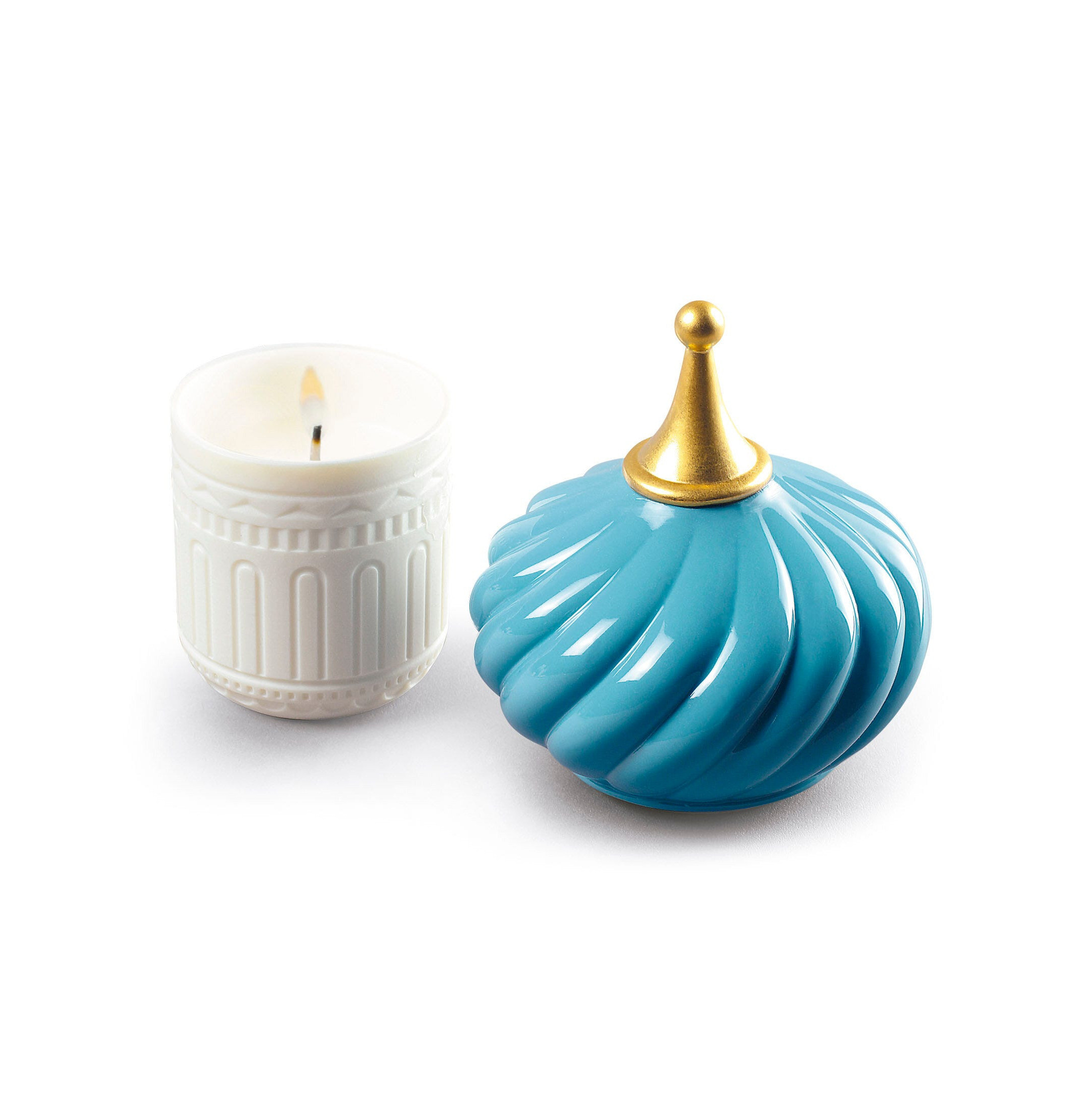 Turkusowa świeca iglica 1001 lamp. Niezniszczalny zapach ducha Turkusowa świeca iglica 1001 lamp. Niezniszczalny zapach ducha