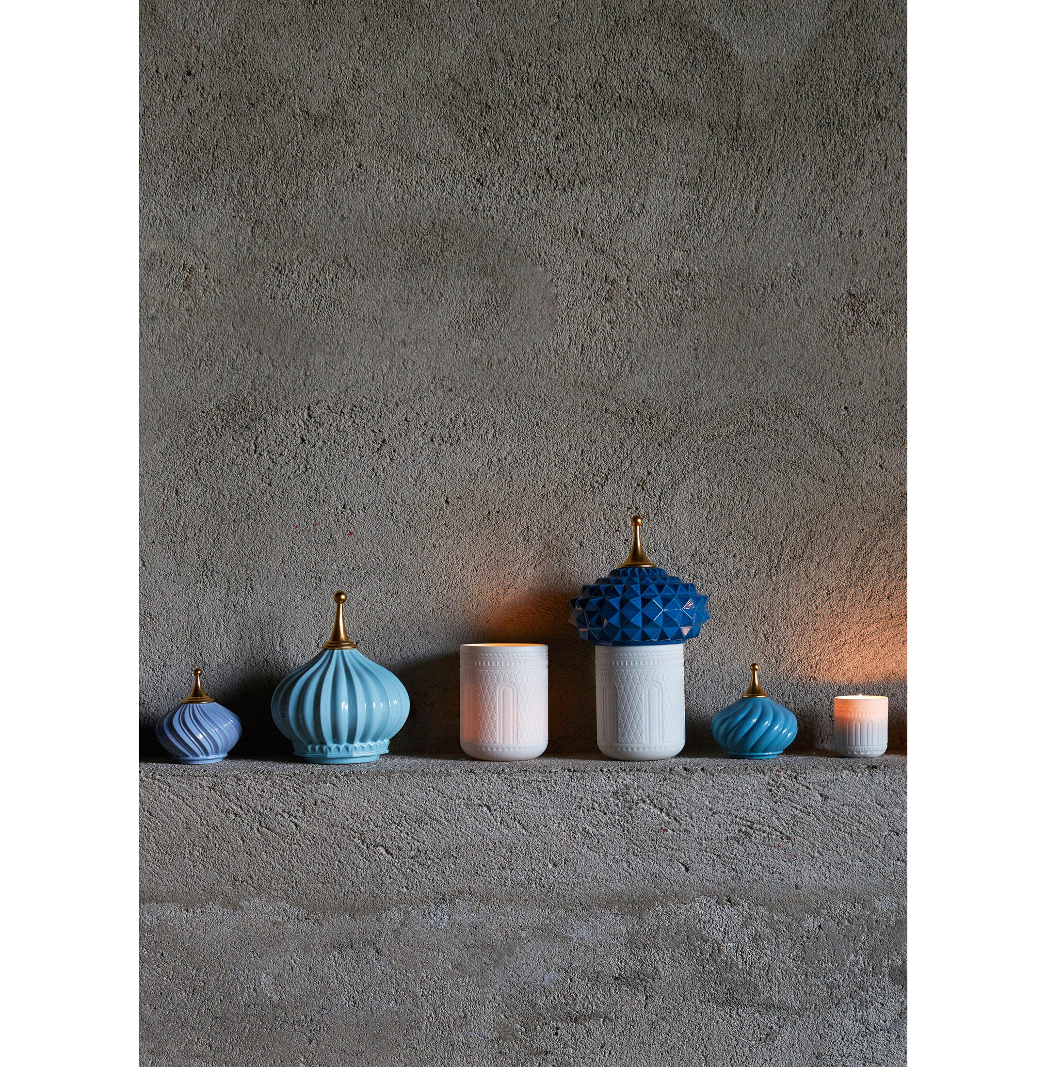 Turkusowa świeca iglica 1001 lamp. Niezniszczalny zapach ducha Turkusowa świeca iglica 1001 lamp. Niezniszczalny zapach ducha