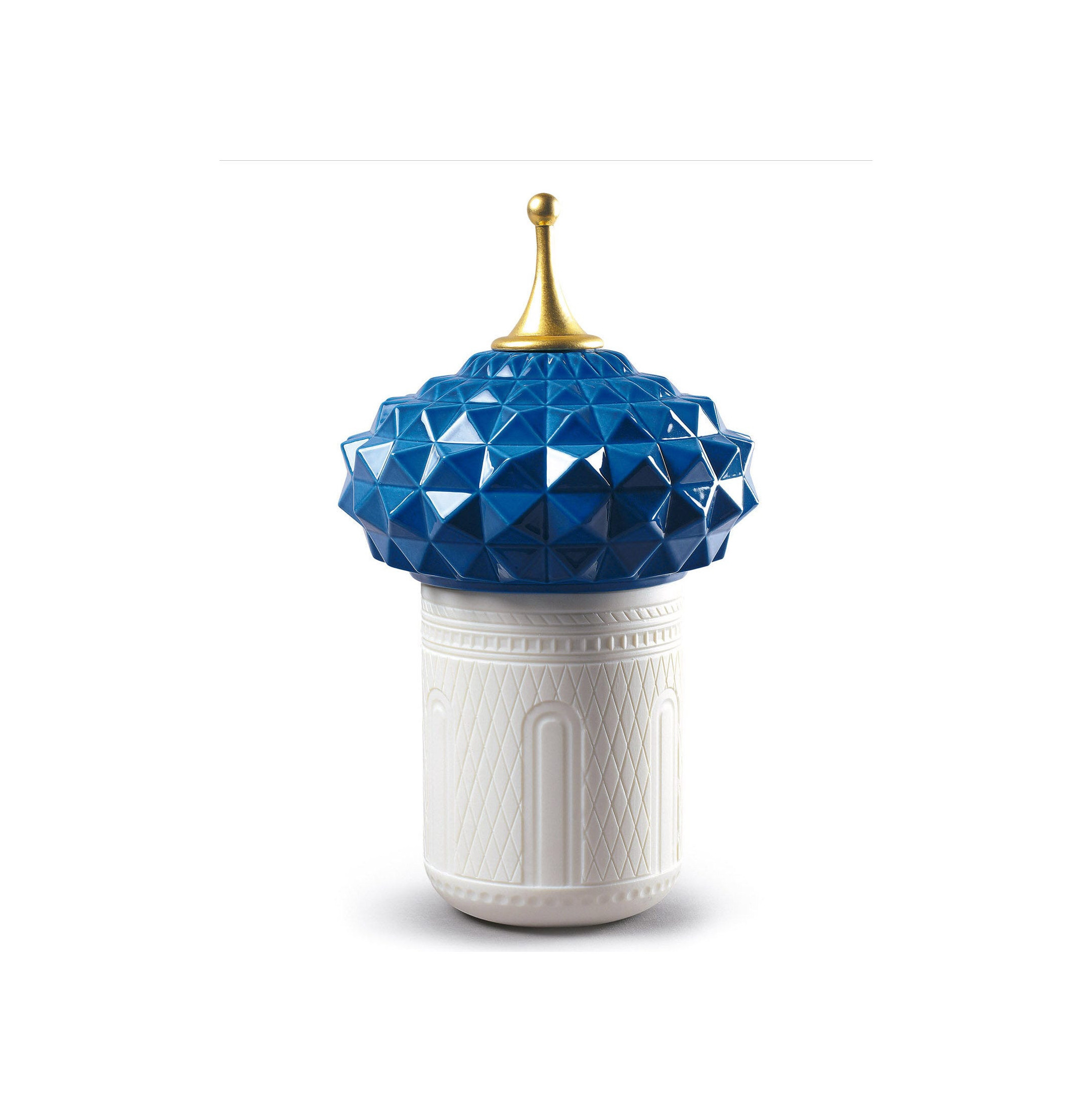 Świeca Wieży Południowej 1001 Światła. Niezniszczalny zapach ducha Świeca Wieży Południowej 1001 Światła. Niezniszczalny zapach ducha