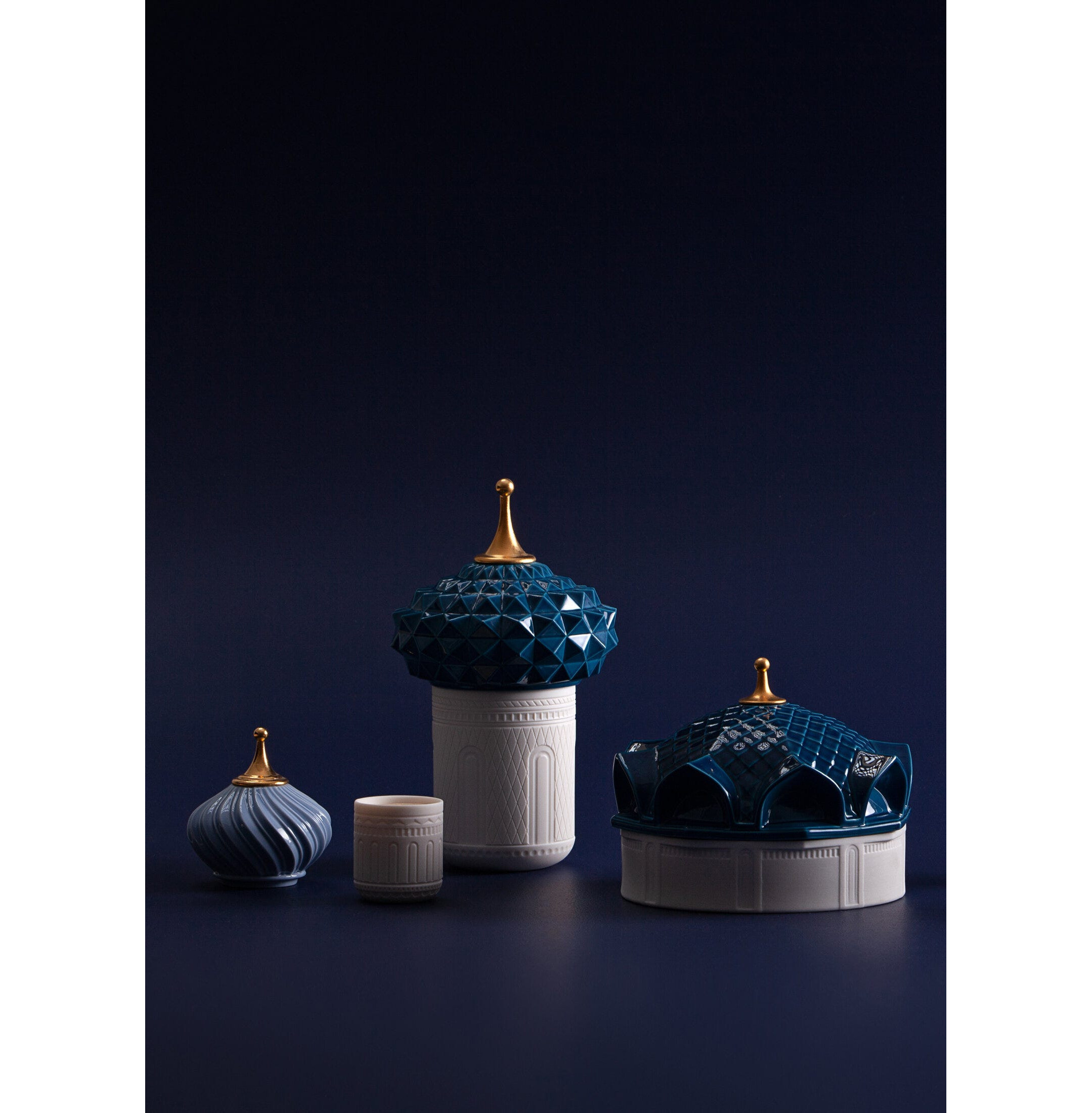 Świeca Wieży Południowej 1001 Światła. Niezniszczalny zapach ducha Świeca Wieży Południowej 1001 Światła. Niezniszczalny zapach ducha